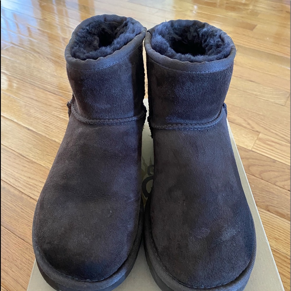 Brown authentic Uggs